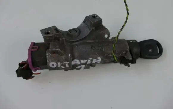 Skoda Octavia Mk1 (1U) Ignition lock 4B0905851C
