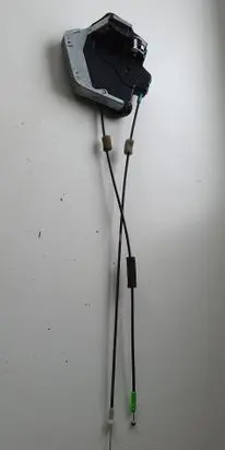 Toyota RAV 4 (XA40) Rear door lock