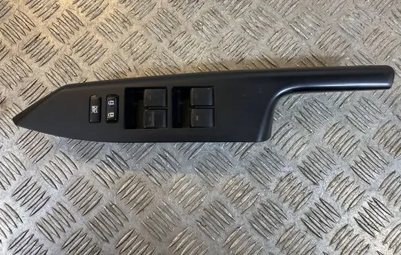 Lexus CT 200H Electric window control switch 515220 7423278010