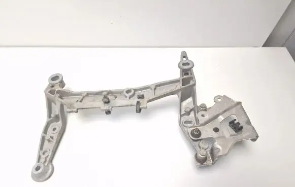 Audi Q7 4L Pneumatic air compressor holding bracket 7L0616879