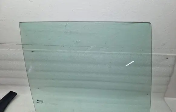 Opel Zafira A Rear door window glass DOT36AS2M129