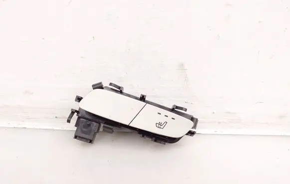 Mercedes-Benz C W205 Seat heating switch A2139057502