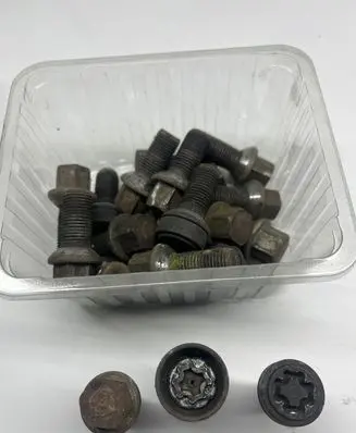 Mercedes-Benz CLS C219 Nuts/bolts 
