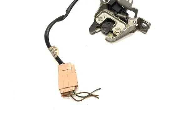 Volkswagen Fox Tailgate exterior lock 5Z0947561E