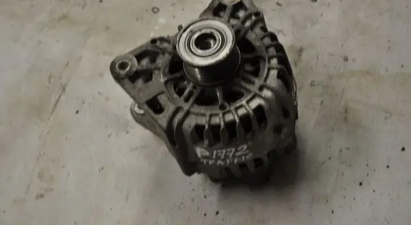 Renault Trafic III (X82) Generator/alternator