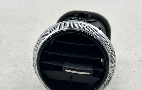 Audi A3 S3 8P Dash center air vent grill 04945004