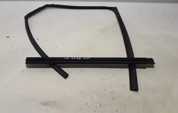 Lexus NX Rubber seal rear door 6815278020