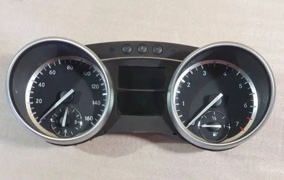 Mercedes-Benz GL X164 Speedometer (instrument cluster) A1649008200 A2C53361685