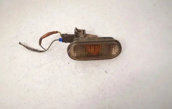 Volkswagen PASSAT B4 Front fender indicator light 3a0949117b
