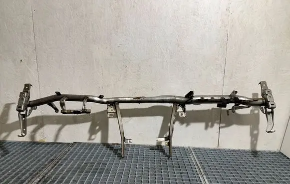 BMW 5 F10 F11 Dashboard cross member/frame bar 911218122P TR911218122P 318031429301