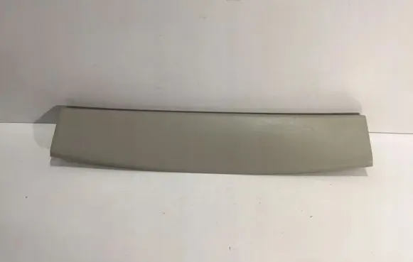 Tailgate trim
