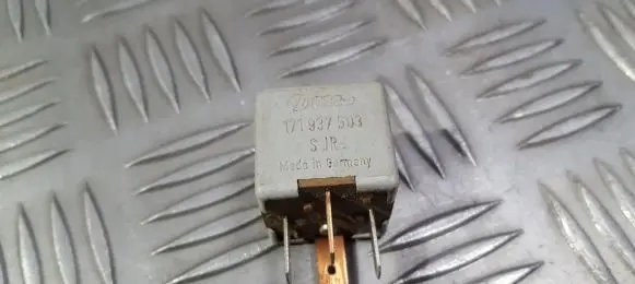Volkswagen Golf IV Other relay 171937503 07120000