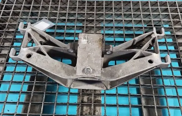 Jaguar XE Gearbox mounting bracket GX735060CB IMPRK1545929