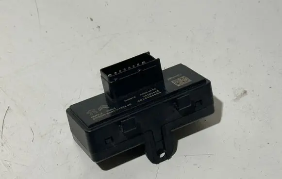 Citroen C5 Aircross Seat heating relay 9810486880