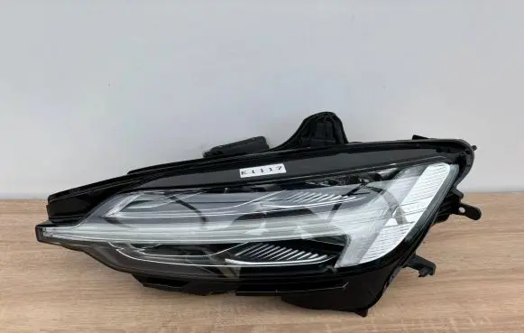 Volvo S60 Headlight/headlamp 32228815
