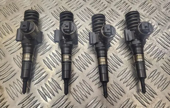 Volkswagen Touran I Fuel injectors set 03G130073G 0986441566 MN980235