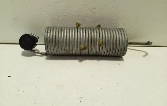 Jaguar XE Tailgate/trunk/boot tension spring 