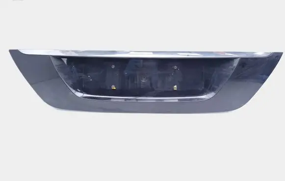 Mercedes-Benz E W211 Tailgate trim 2118100173