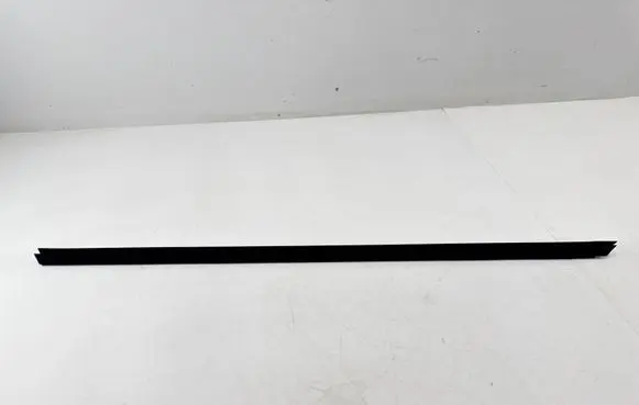Audi RS4 B7 Rubber seal front coupe door window 8E0837479