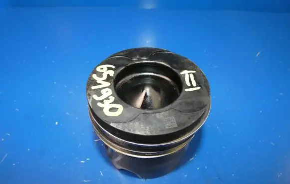 Mercedes-Benz GLA W156 X156 Piston 651930