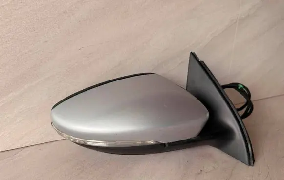 Volkswagen PASSAT B7 Front door electric wing mirror 3C0857934A