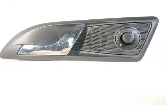 Skoda Octavia Mk2 (1Z) Front door interior handle 1Z0837247