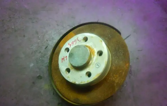 Skoda Fabia Mk3 (NJ) Rear wheel hub spindle/knuckle 