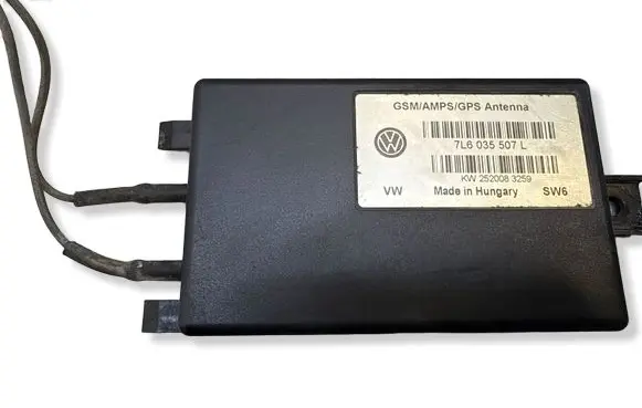 Volkswagen Touareg I Antenna control unit 7L6035507L