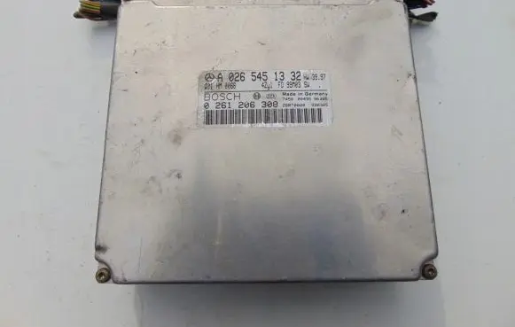 Mercedes-Benz CLK A208 C208 Engine control unit/module A0265451332 0261206308