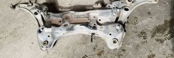 Hyundai i40 Front subframe 624013z100