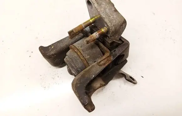 Toyota Avensis T250 Engine mount bracket 