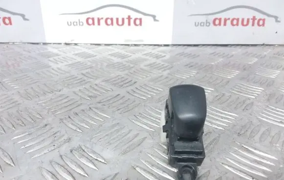 Nissan Qashqai Electric window control switch