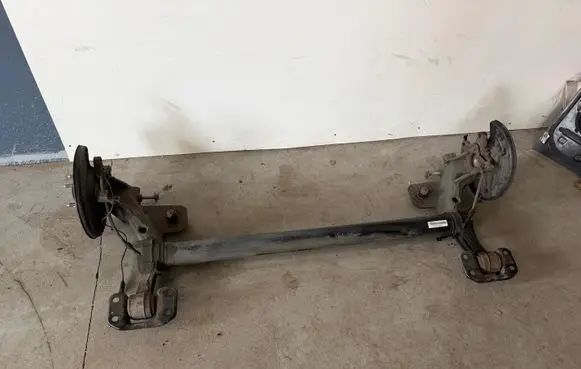Opel Zafira C Rear axle beam