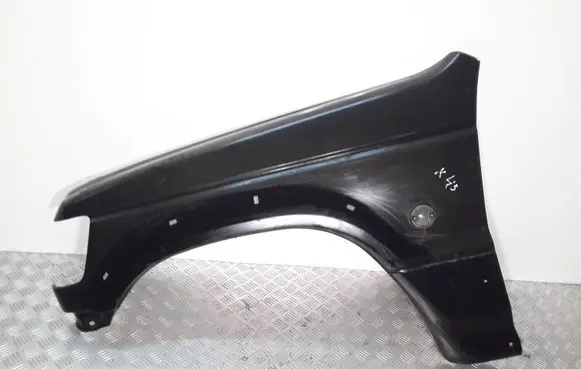 Mitsubishi Pajero Fender