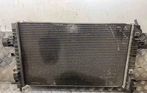 Opel Astra H Coolant radiator