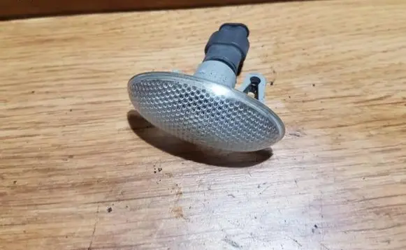 Citroen Xsara Picasso Front fender indicator light