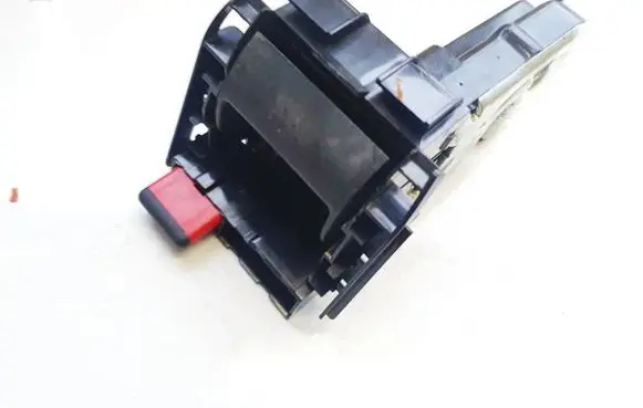 Opel Astra J Seat back rest lock catch 13289963 151351c13