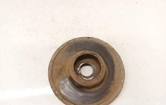 Toyota RAV 4 (XA30) Front coil spring rubber mount