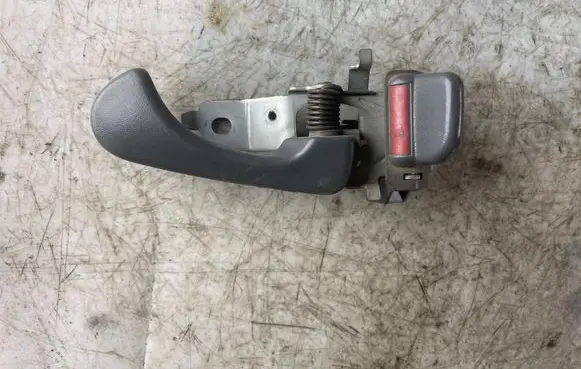 Mitsubishi Pajero Sport I Rear door interior handle