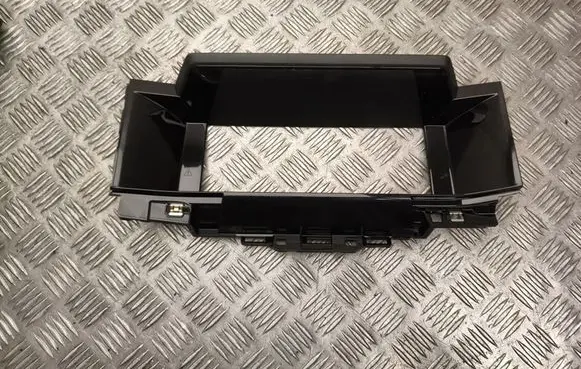 Opel Frontera Radio/GPS head unit trim 4278648