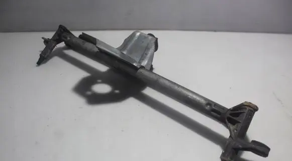 Opel Tigra B Front wiper linkage 