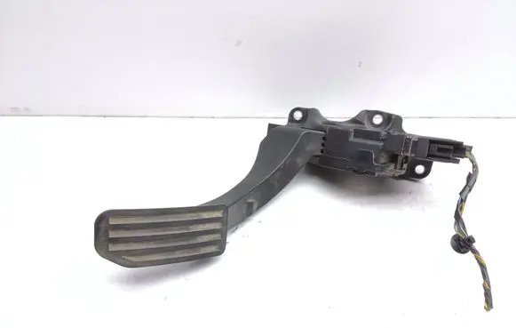 Volvo V60 Accelerator throttle pedal 31329059