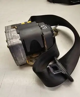 Audi A6 S6 C5 4B Rear seatbelt 193857737