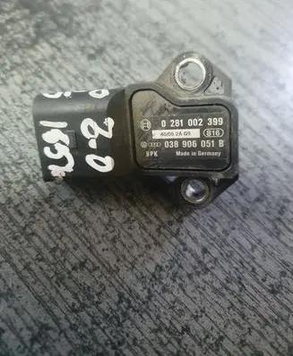 Audi A6 S6 C6 4F Air pressure sensor 0281002399 038906051B