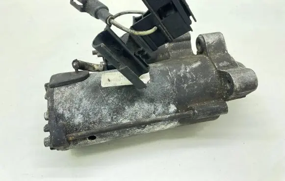 Volvo V50 Starter motor 8697576 101901 1010000