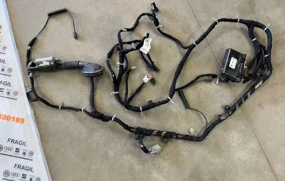 Cadillac Escalade Other wiring loom 23182744