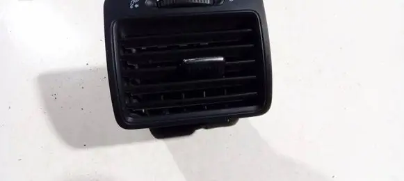 Volkswagen Golf V Dash center air vent grill 1k0819709 1k0819703