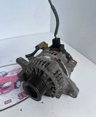Toyota Yaris Generator/alternator 270600Y030