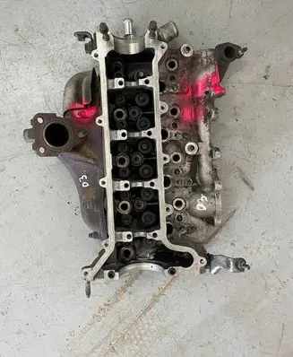 Toyota Yaris Engine head 