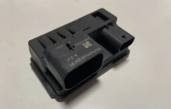 BMW X3 F25 Glow plug pre-heat relay 8519472